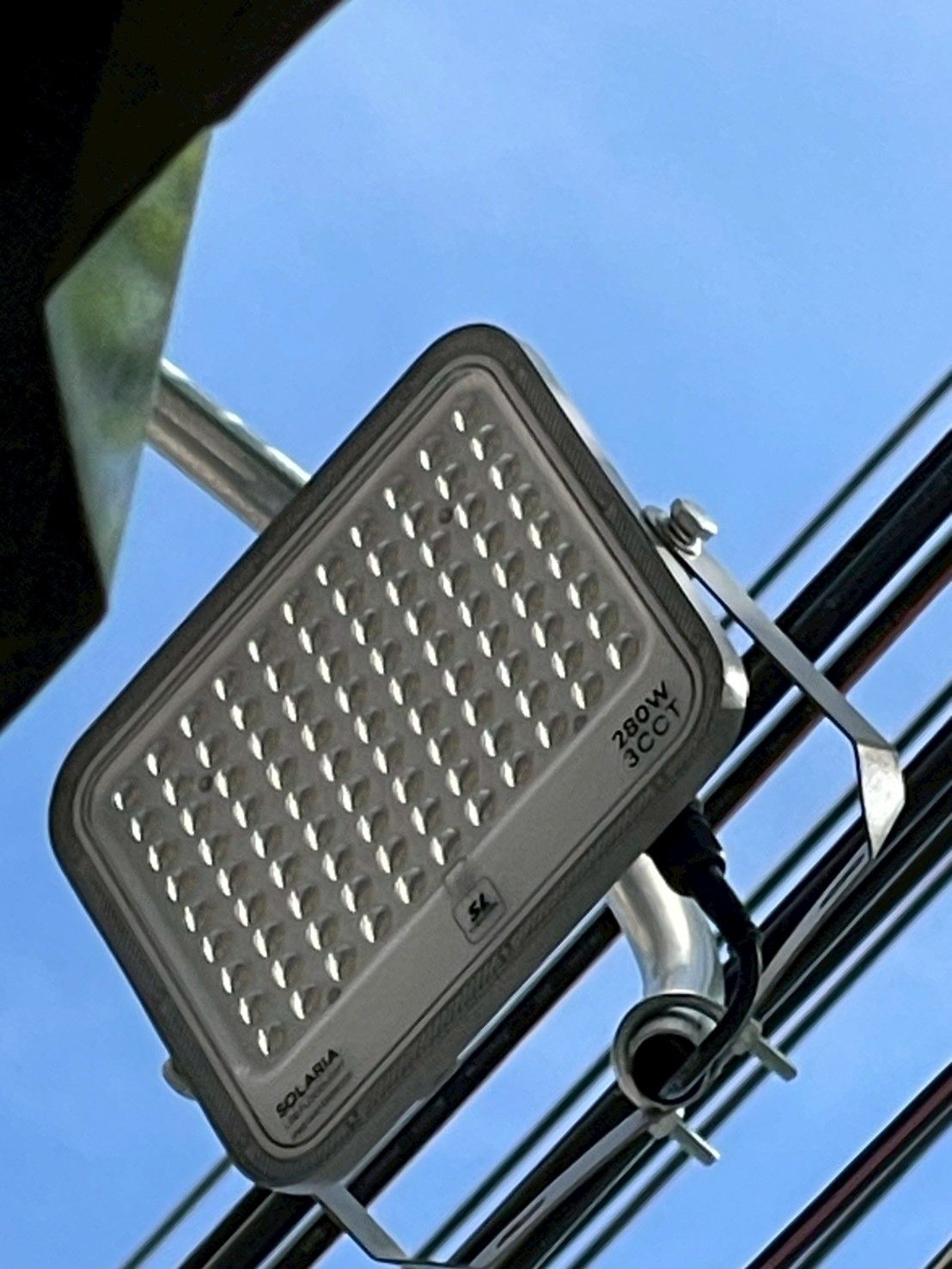 โคม LED ป้ายหน้าร้าน 280W 3CCT ติดตั้งบนเสาสัญญาณ