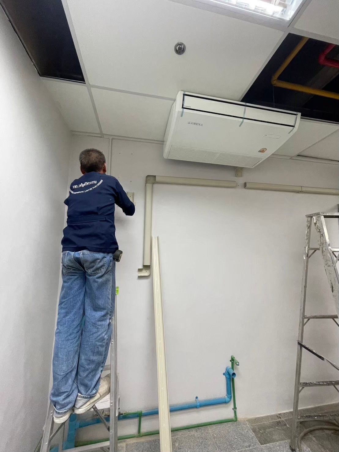 ช่างเจริญดีติดตั้งแอร์ Ceiling Type AMENA คลินิกเปาโล