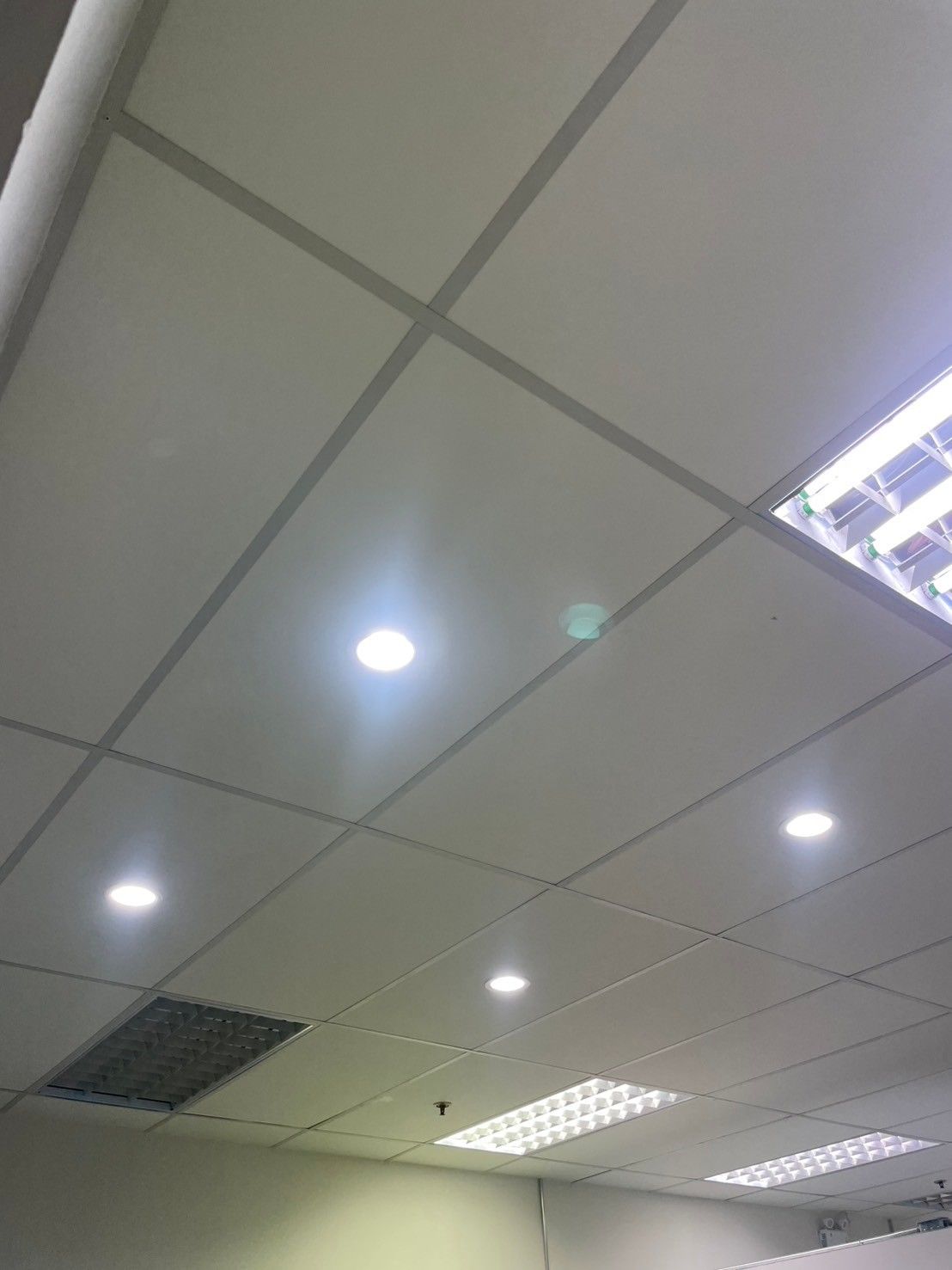 Downlight LED เพดานคลินิกเปาโล ซันทาวเวอร์ส
