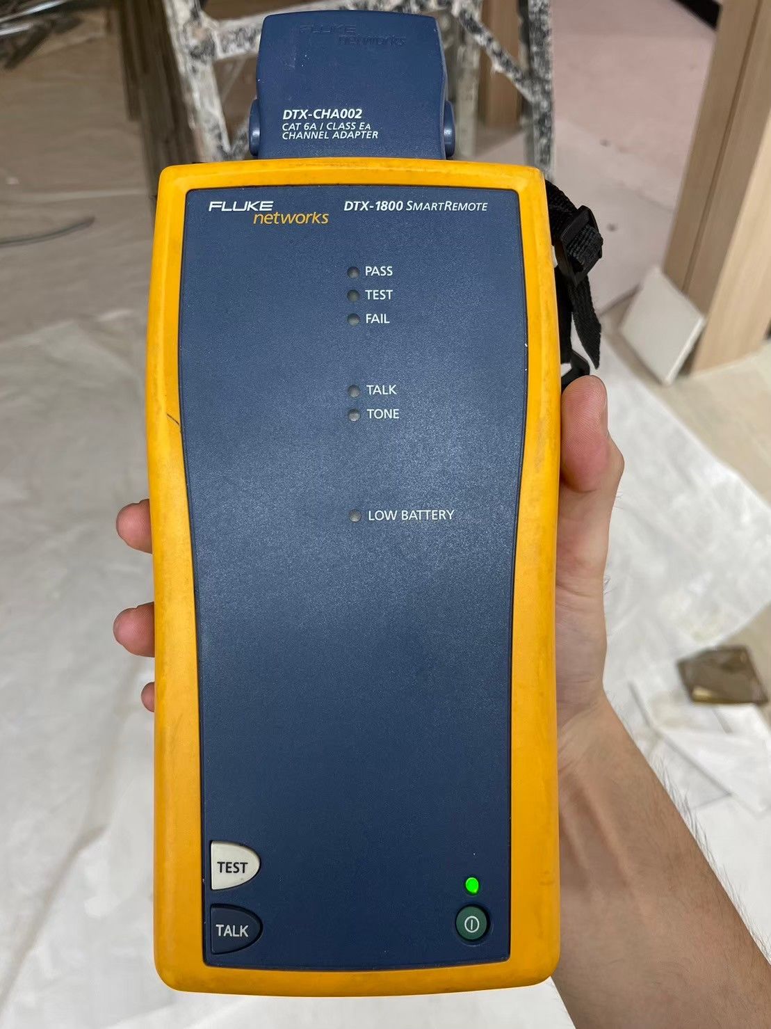 ทดสอบระบบเครือข่ายก่อนส่งมอบด้วยเครื่อง Fluke ชั้น 1 ตึกเหนือ รพ.วิชัยยุทธ